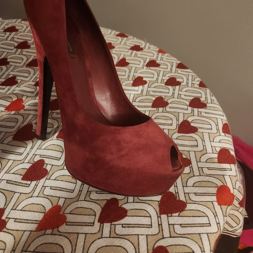 Heels - Picture 7 of 12